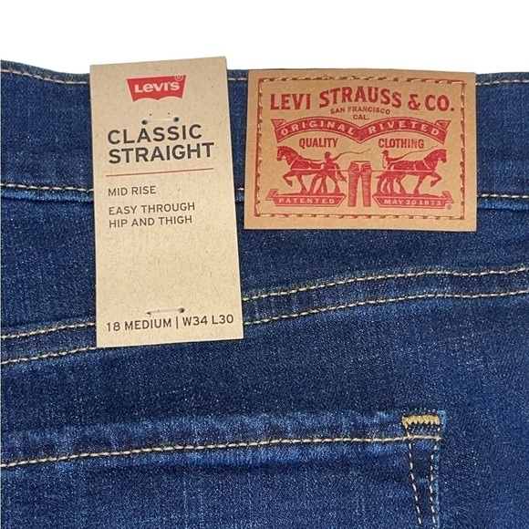 NWT Levi’s Classic Straight Mid Rise sculpt jeans Size 18Med W 34 X L 30. - Picture 8 of 8